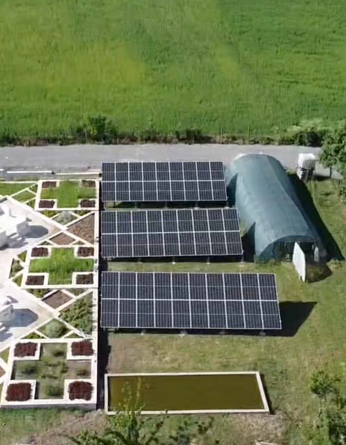Solarna elektrana na zemlji on grid manastir Lipar.